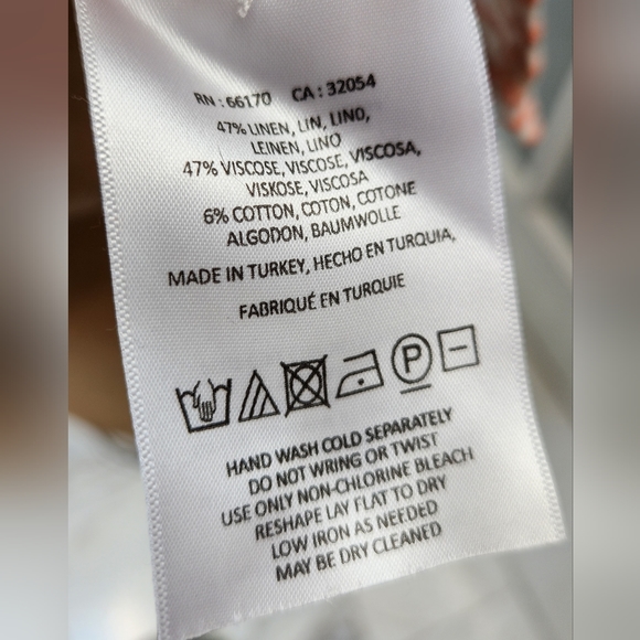 Flattering Anthropologie V-Neck Top EUC - Picture 3 of 4